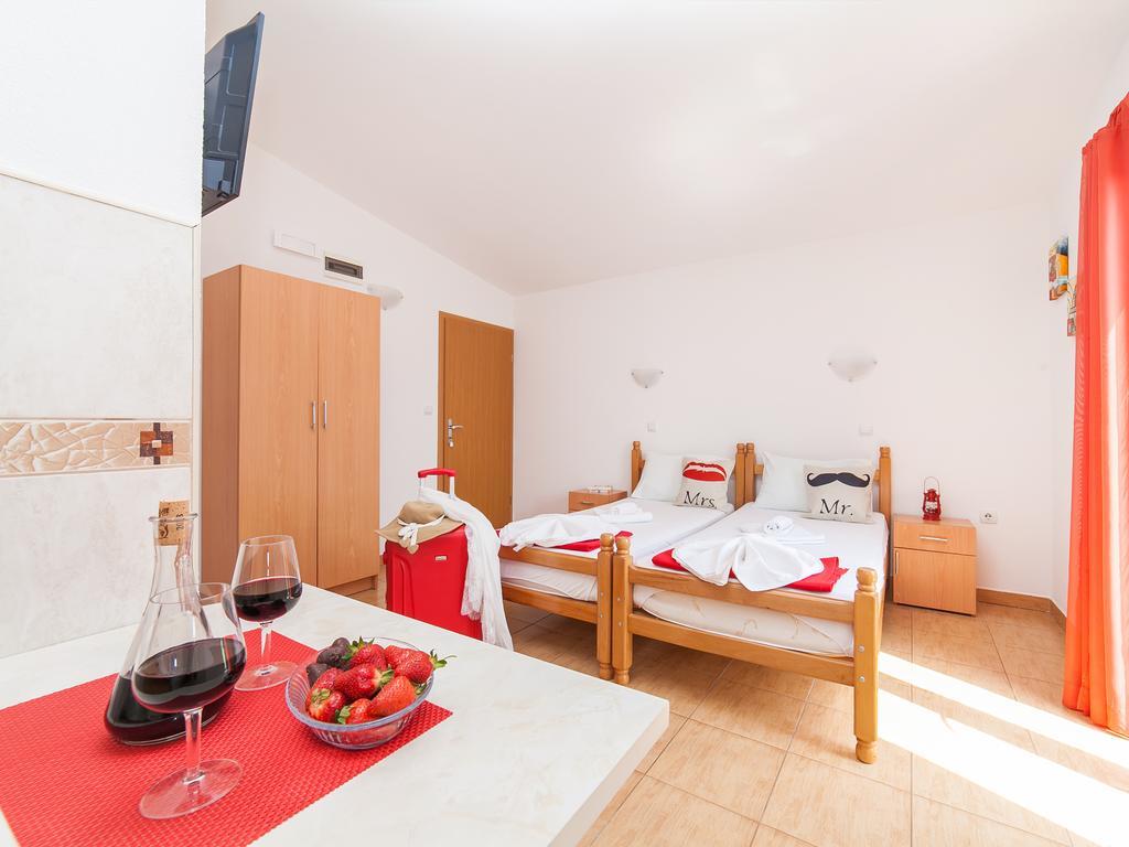 Apartments Viktorija Petrovac Eksteriør billede