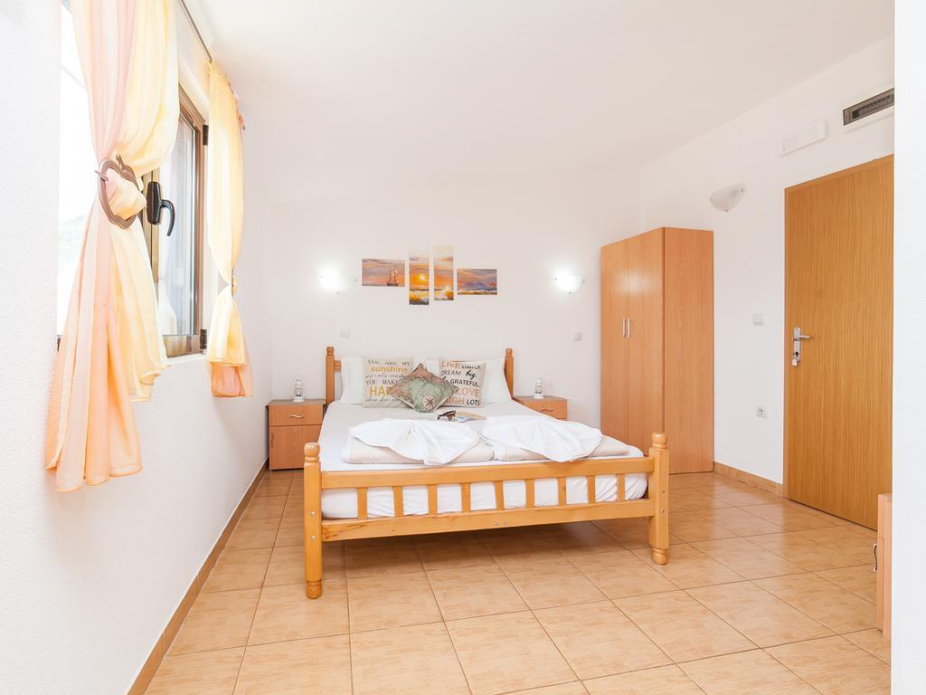 Apartments Viktorija Petrovac Eksteriør billede